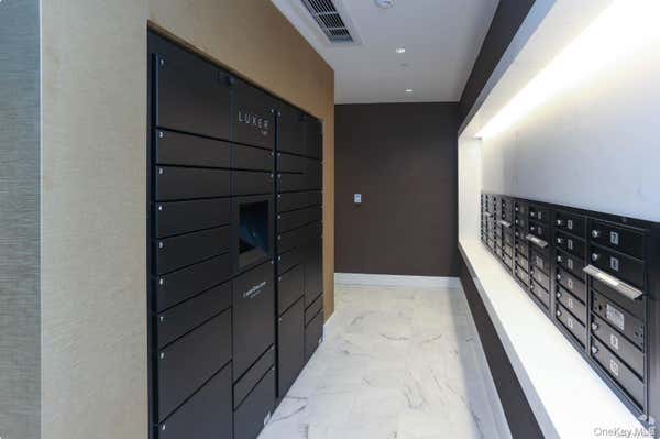 241 15 NORTHERN BLVD