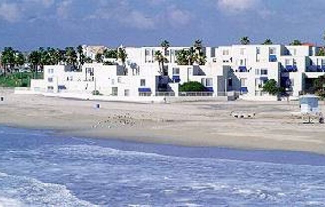 2 bedroom / 2 bath townhouse ON THE SAND in Huntington Beach w/ unobstructed pier view