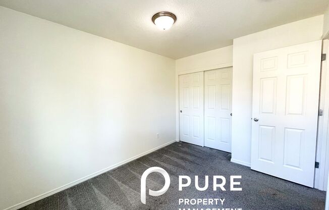 2 beds, 1 bath, $1,350, Unit 13