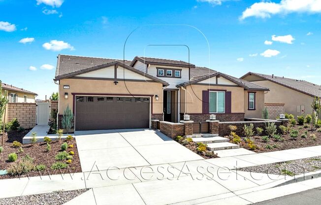 Spacious 4 Bed / 3 Bath Home In Beautiful Neighborhood In Menifee!
