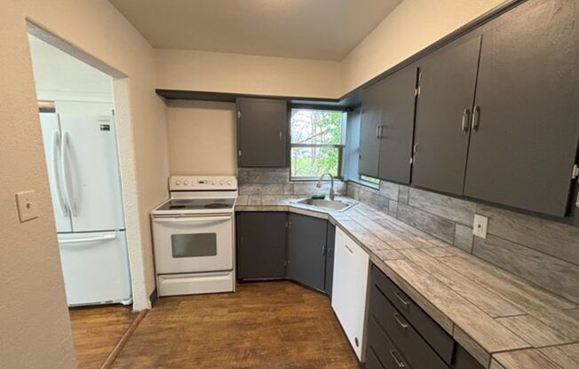 3Bd/2Ba Two Story House - Available to View!