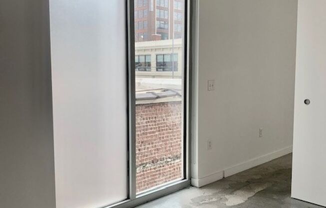1 bed, 1 bath, 726 sqft, $1,460, Unit 210