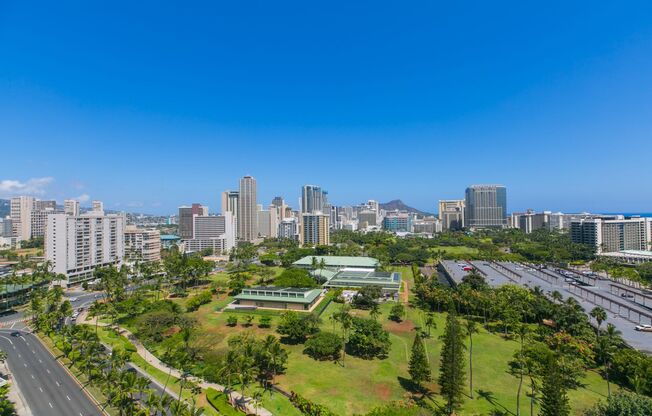 Canterbury Place - Fully renovated with high-end appliances and fixtures, this luxury 2 bedroom, 2 bath on the 20th floor offers panoramic views of Diamond Head, the ocean, and Waikiki Beach.