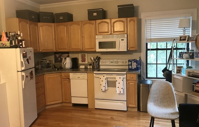 Studio, 1 bath, $2,200, Unit 4