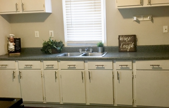 SPACIOUS 2 BED HOUSE!  If there was a picture of QUAINT in the dictionary, this house would be it.