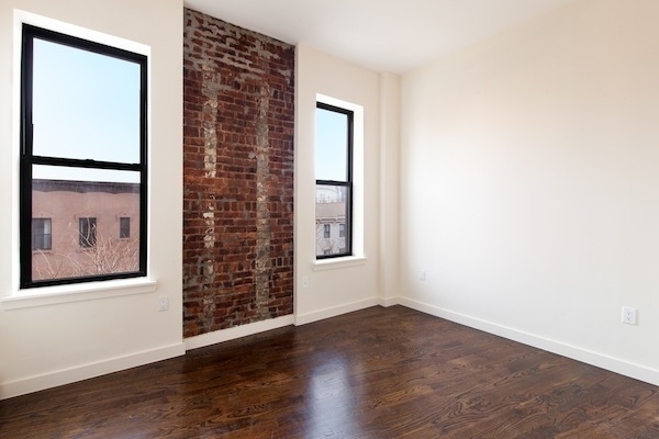 154 Adelphi St.