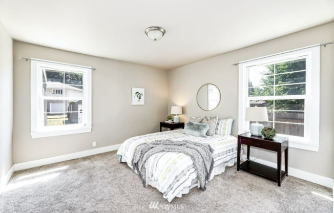 1025 S 112 ST