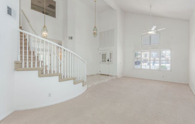 4 Bedroom Home with 3 car garage in Henderson!