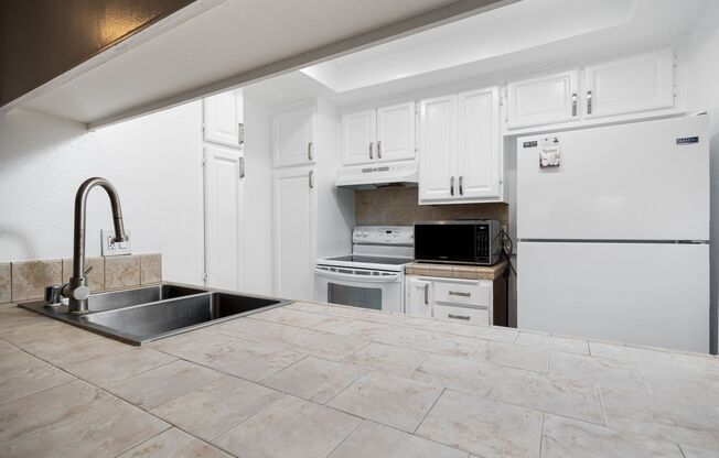 Great opportunity to rent this beautiful centrally located apartment in Chula Vista!