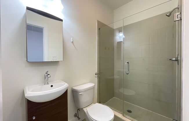 3 beds, 3 baths, 823 sqft, $1,895, Unit Unit 24