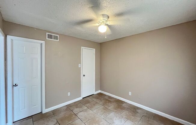 1 bed, 1 bath, 448 sqft, $1,100, Unit 134