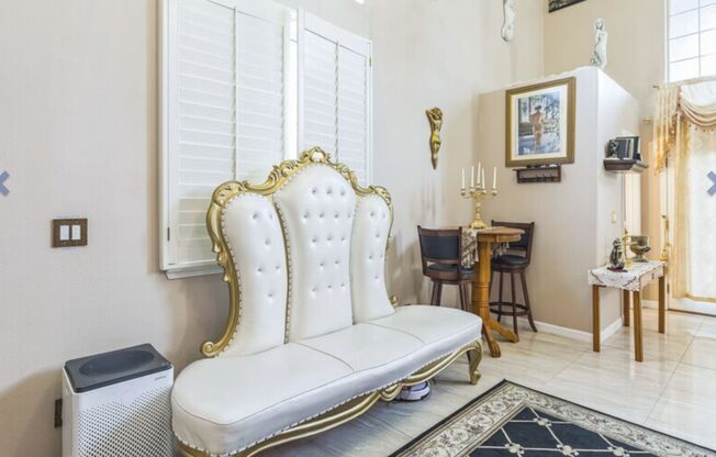 Fully Furnished Luxury Home with Solar