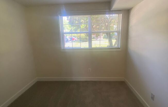 2 beds, 1 bath, 863 sqft, $2,100, Unit 5345 #2