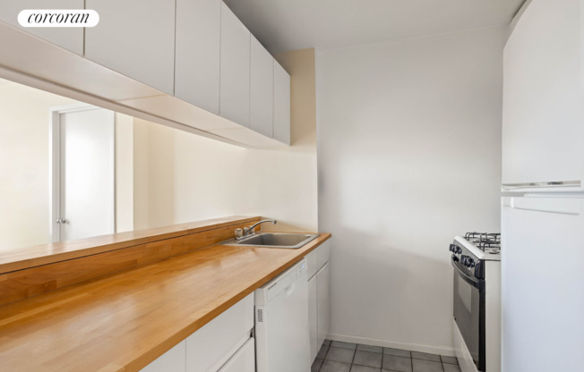 1 bed, 1 bath, $3,950, Unit 31A