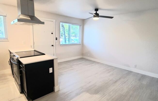 1 bed, 1 bath, 587 sqft, $1,194, Unit 5-02