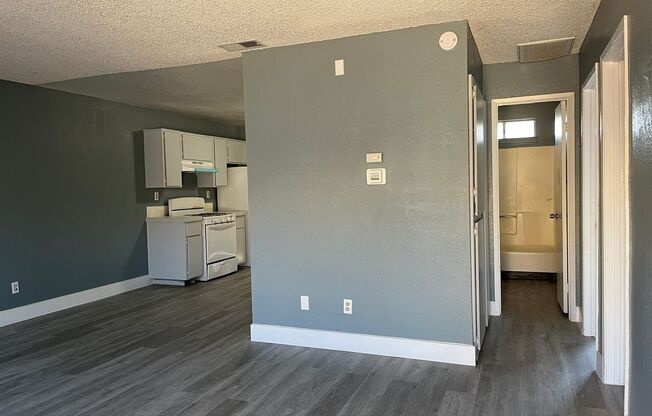 2 beds, 1 bath, 840 sqft, $1,450