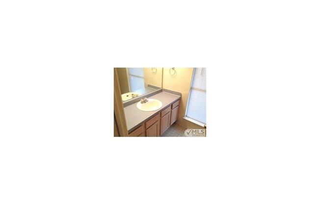 3 beds, 2 baths, $1,550