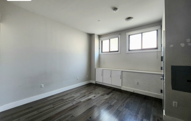 Studio, 1 bath, $2,500, Unit 1B