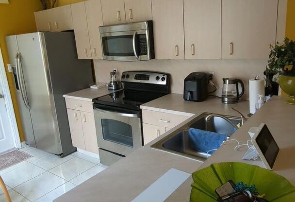 1481 SW 105TH AVE PEMBROKE PINES, FL 33025