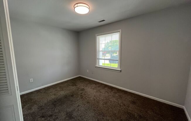 2 beds, 1 bath, 800 sqft, $899, Unit 108