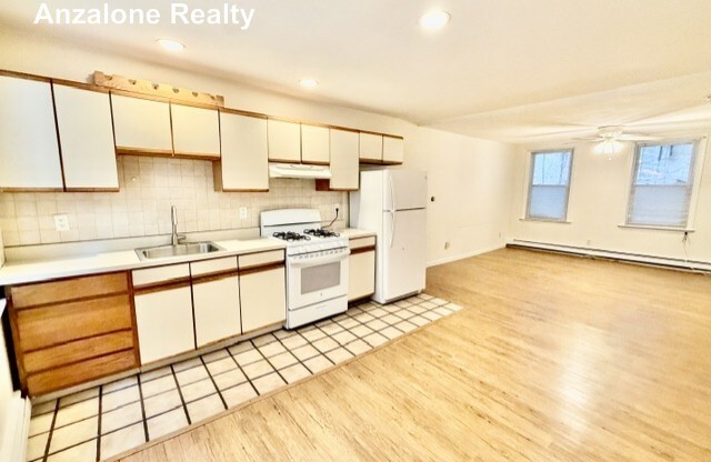 4 WEBSTER PL