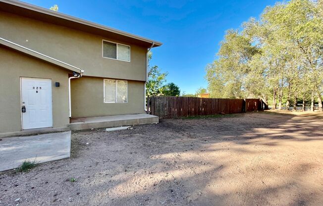 Affordable Pet-Friendly Three Bedroom Duplex in Hildale with HUGE yard.