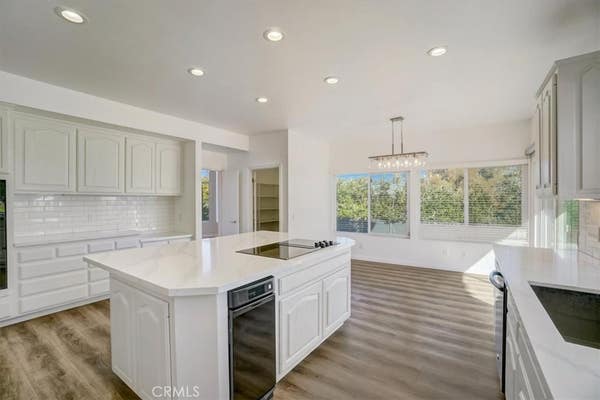 4020 CLARINDA DR