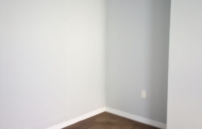 Cute and Cozy 1 bedroom house in the heart of the Shawnee Neighborhood