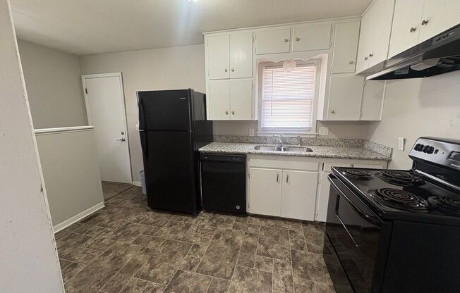 Beautiful 2 bedroom 1 bath with bonus room