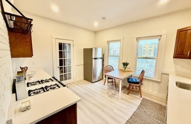 3 beds, 1 bath, $4,200, Unit 1