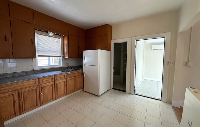 9 PLAYSTEAD RD