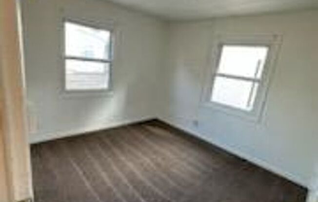 3 beds, 1 bath, $1,200