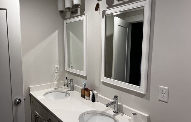2 beds, 2 baths, 1,036 sqft, $3,900, Unit 4