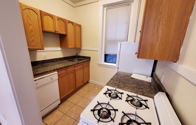 1 bed, 1 bath, 550 sqft, $2,595, Unit 12