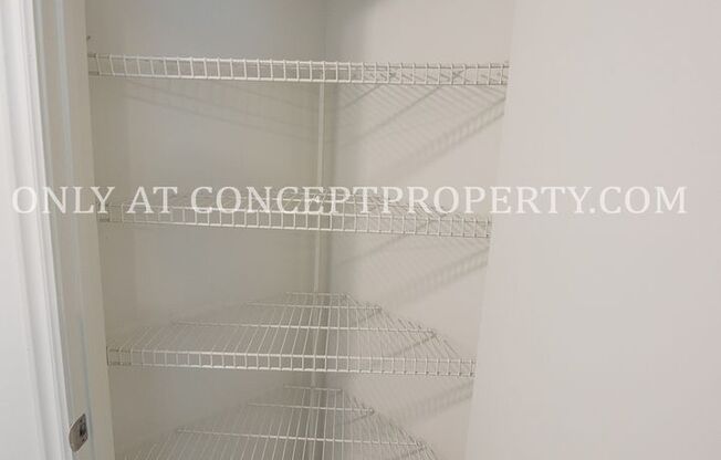 3 beds, 2 baths, 1,350 sqft, $1,799, Unit 4060