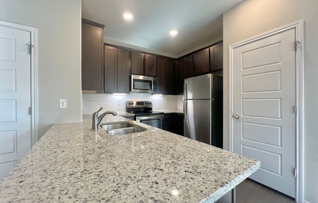 3 beds, 2 baths, $1,475, Unit 9106 Canyon Bend Unit 2