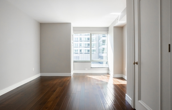 1 bed, 1.5 baths, 754 sqft, $4,700, Unit 11C