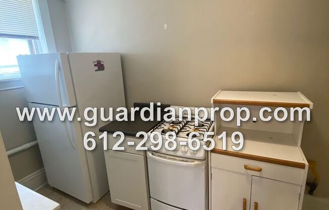 1 bed, 1 bath, 700 sqft, $900, Unit #5