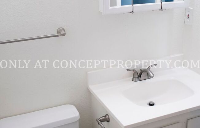 2 beds, 1 bath, 810 sqft, $1,299, Unit 30