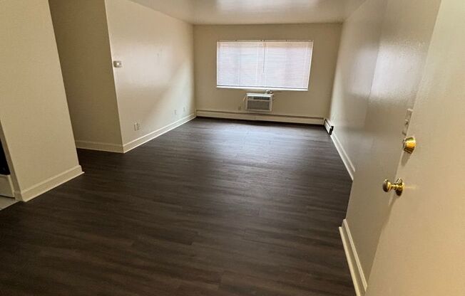 2 beds, 1.5 baths, 963 sqft, $1,299, Unit 5166 C03