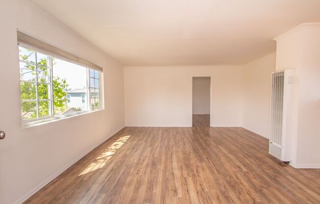 Bright updated 4 bedroom/2 bath in Pacific Beach!