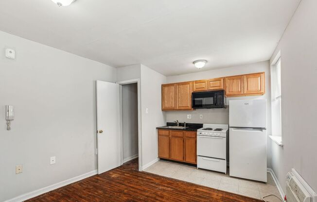 Studio, 1 bath, 280 sqft, $890, Unit A24
