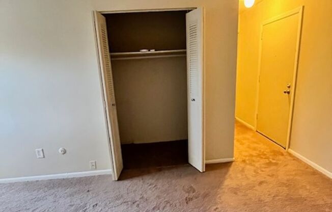 Studio, 1 bath, 325 sqft, $925, Unit A106