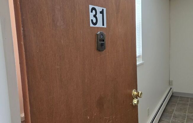 1 bed, 1 bath, 350 sqft, $955, Unit 031