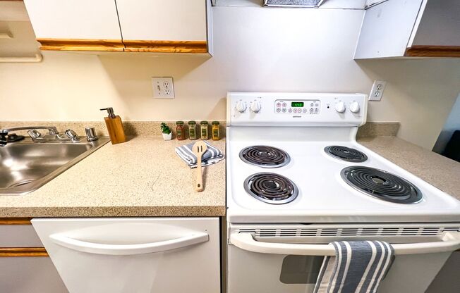 2 beds, 1 bath, 788 sqft, $2,395, Unit 102