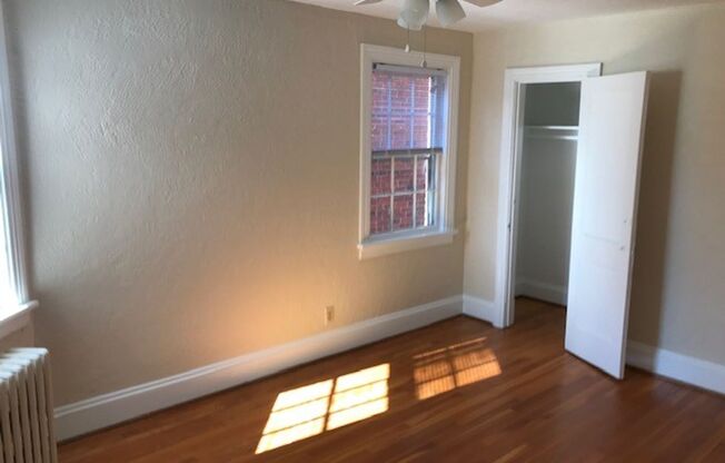 2 beds, 1 bath, $1,850, Unit 2