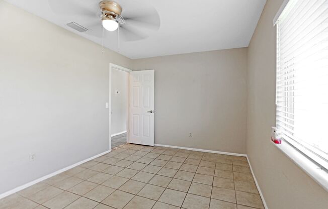 2 beds, 1 bath, $2,700