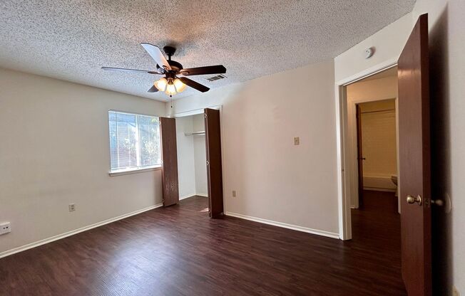 2 beds, 1 bath, 850 sqft, $1,550, Unit B