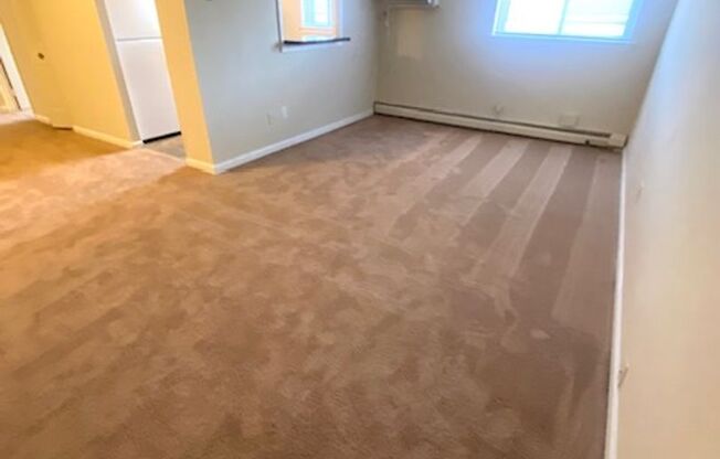 1 bed, 1 bath, 625 sqft, $1,270, Unit D09