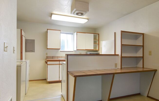 2 beds, 1 bath, $1,580, Unit 1585 Ferry Alley-1